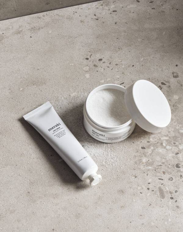 309779406_10-600x763